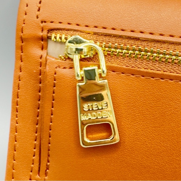 Steve Madden Tan Wallet – Snap Closure, Card Slots, Zip Pocket – Great Shape - Picture 6 of 12